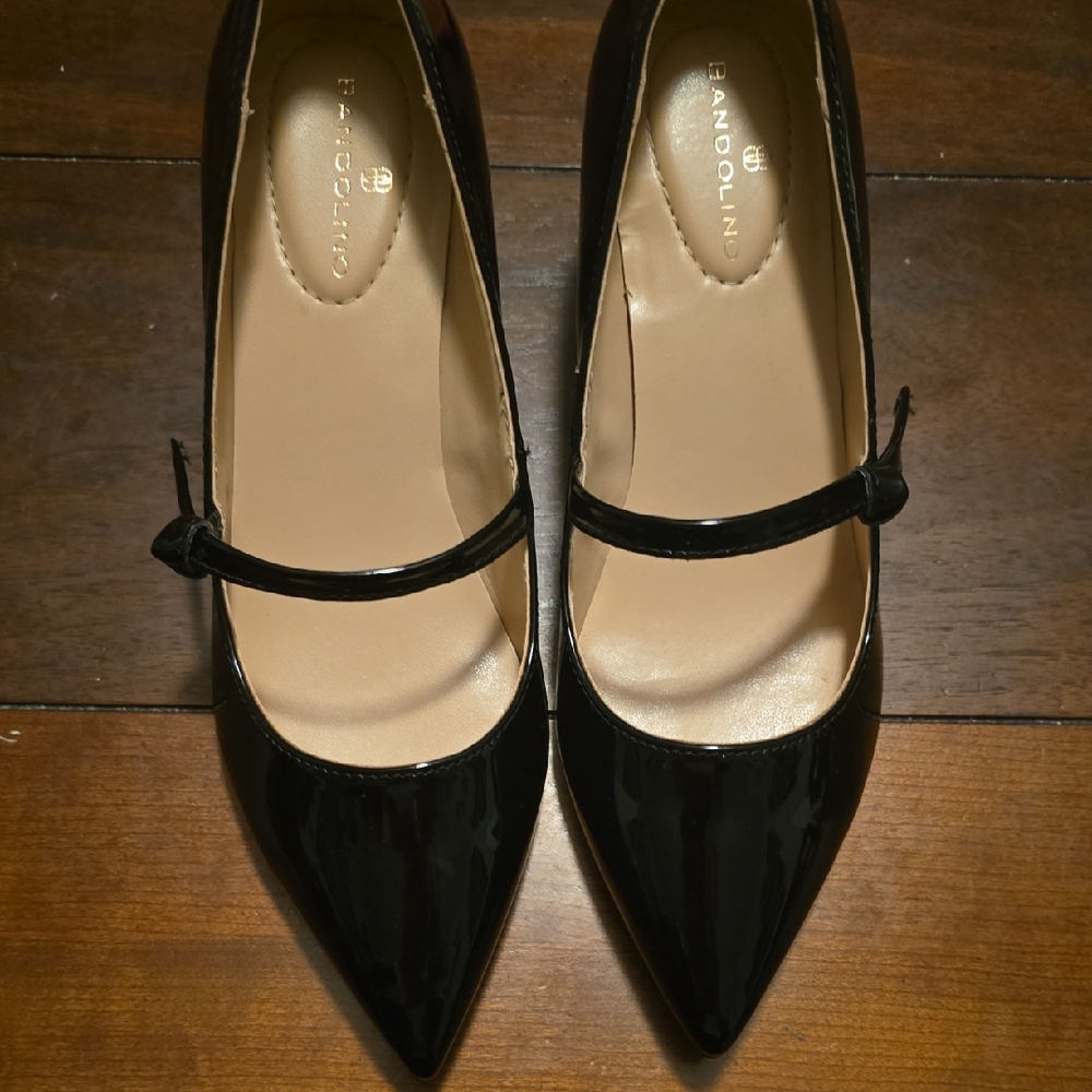 Bandolino - Black Patent Leather Kitten Heels